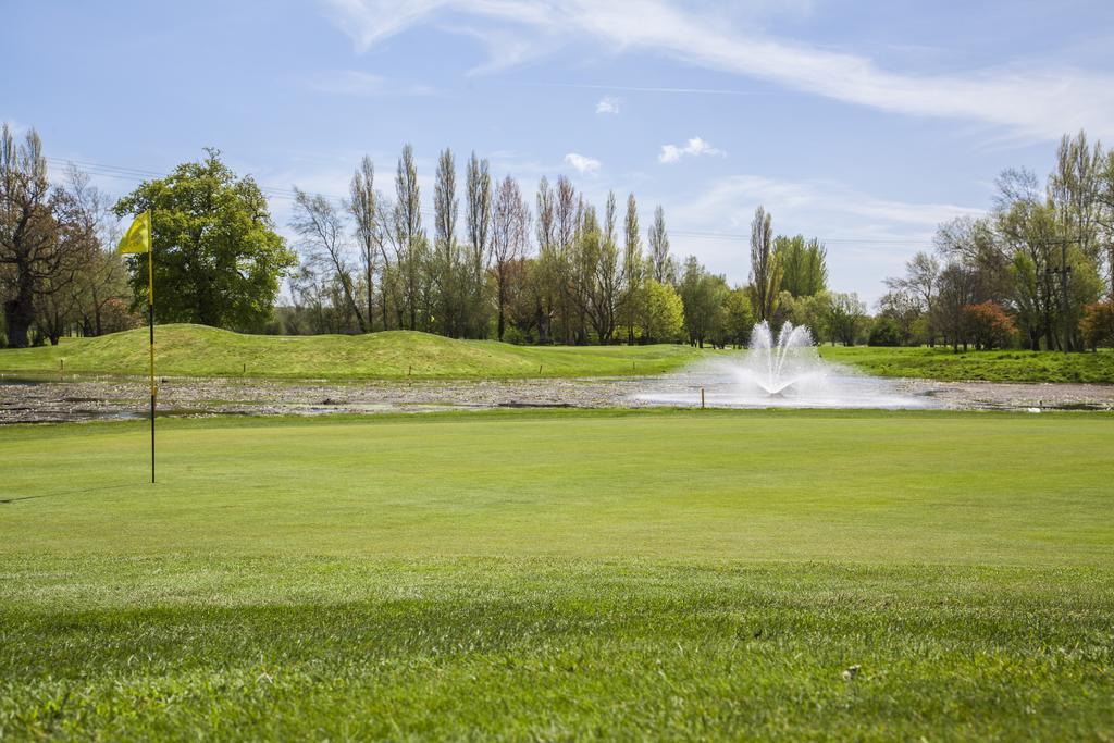 Dudsbury Golf Club - Hotel And Spa Ferndown Exterior photo